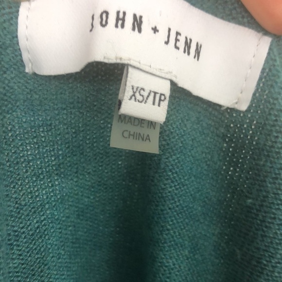 John And Jenn Boxy Green Ruffle Sweater XS - Picture 6 of 7